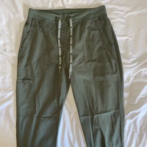 women’s size medium tall medcouture olive green jogger scrub pants